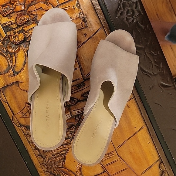 Marc Fisher suede platform wedge sandals - Picture 5 of 11